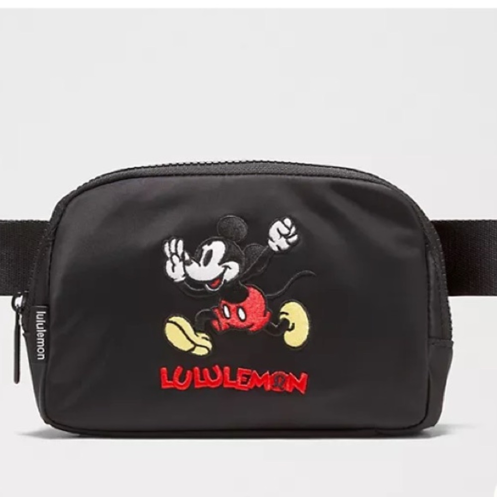 Disney x lululemon Everywhere Belt Bag 1L Mickey in Motion Graphic NEW!